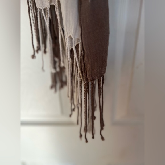 Cream & Tan Scarf - Picture 7 of 8